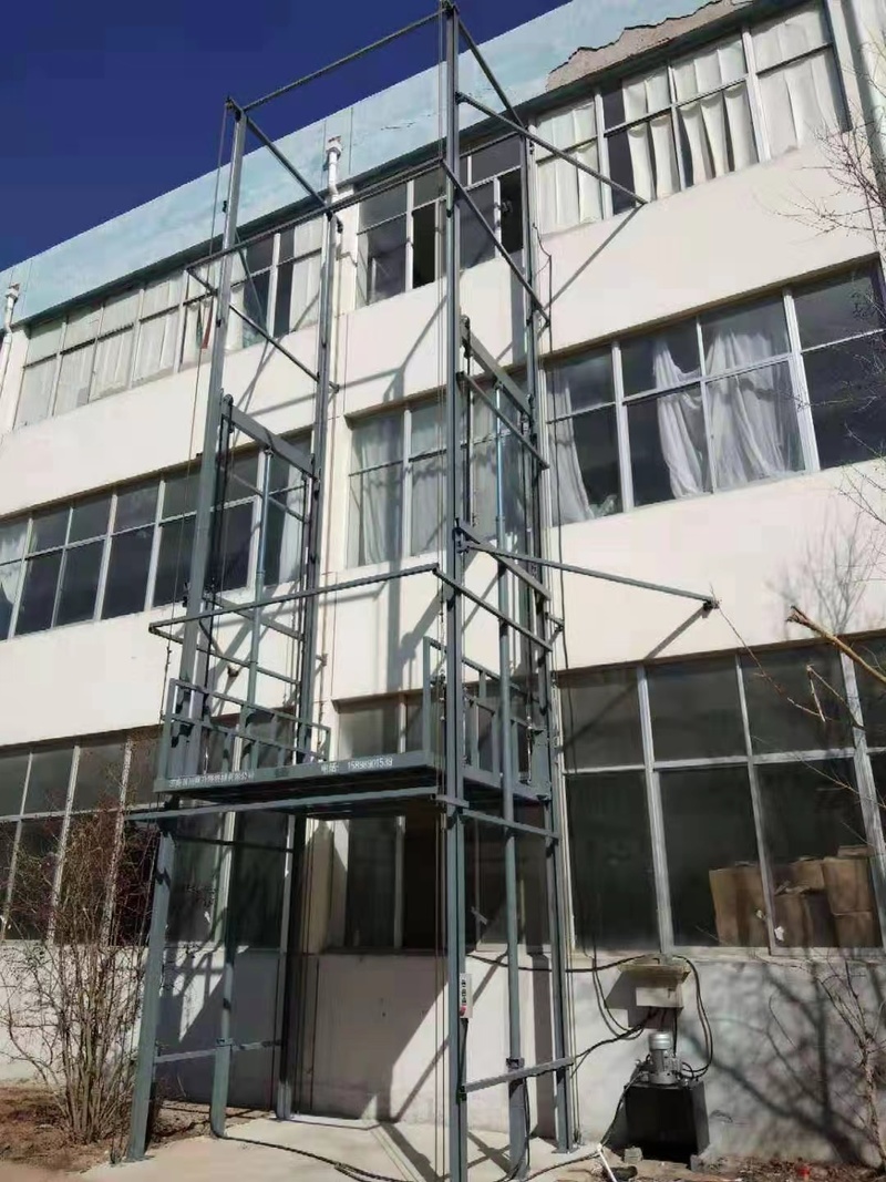 内江室外贴墙货梯